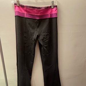 Lulu yoga pants